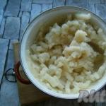 Kartoffel-Zrazy mit Hühnchen und Pilzen – Rezept