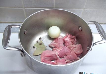 Sauerampfersuppe mit gekochten Eiern