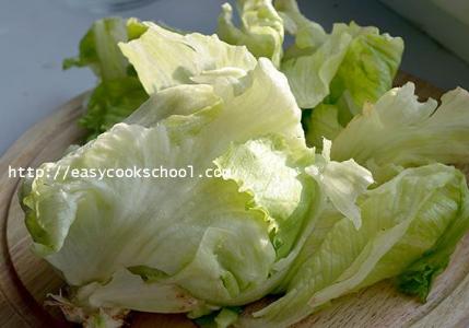 Bagaimana cara menyiapkan salad Yunani?