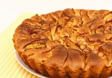 Пирог с яблоками в духовке: рецепты